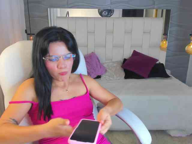 LiaKalifa webcam