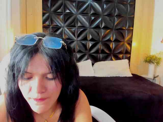 LiaKalifa webcam