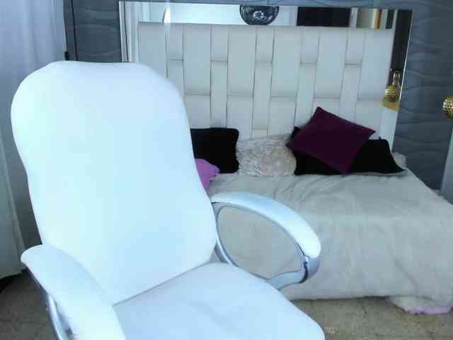 LiaKalifa webcam