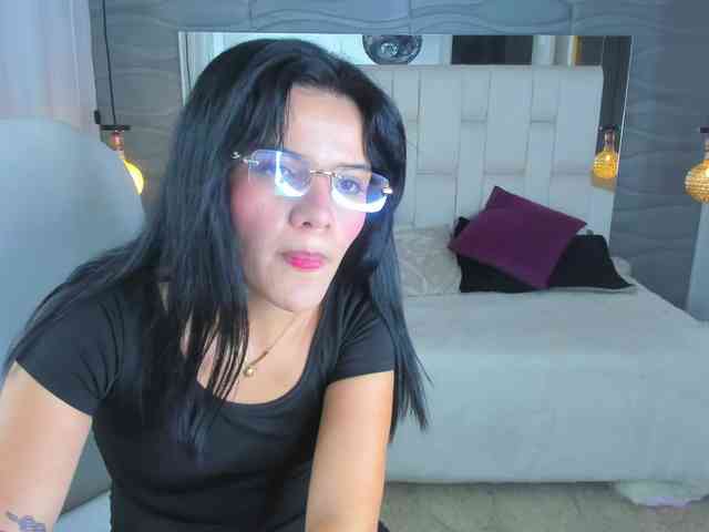 LiaKalifa webcam