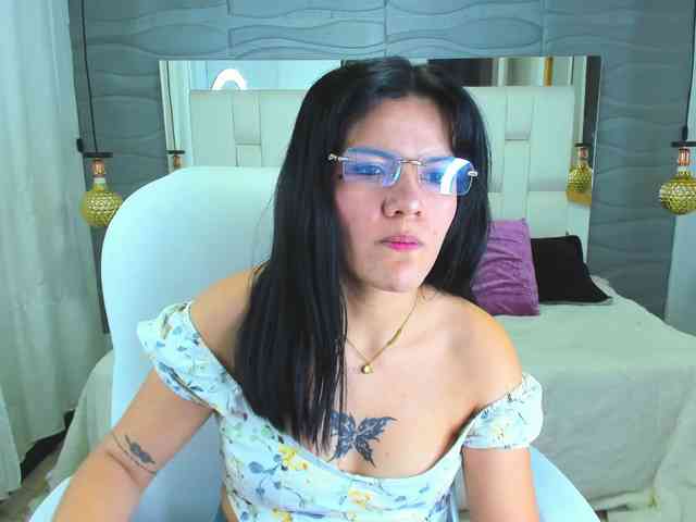 LiaKalifa webcam