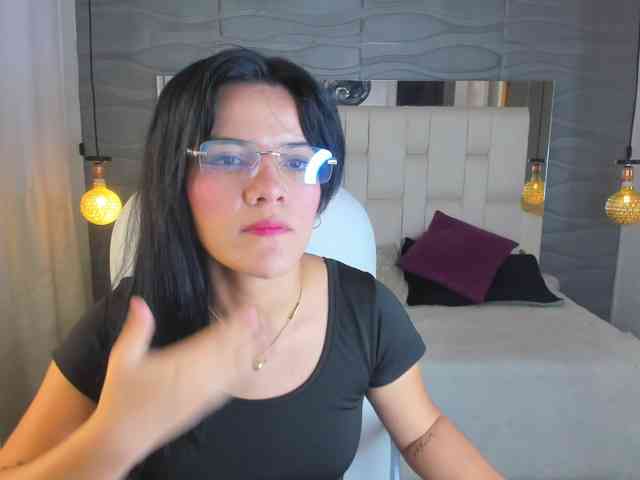 LiaKalifa webcam