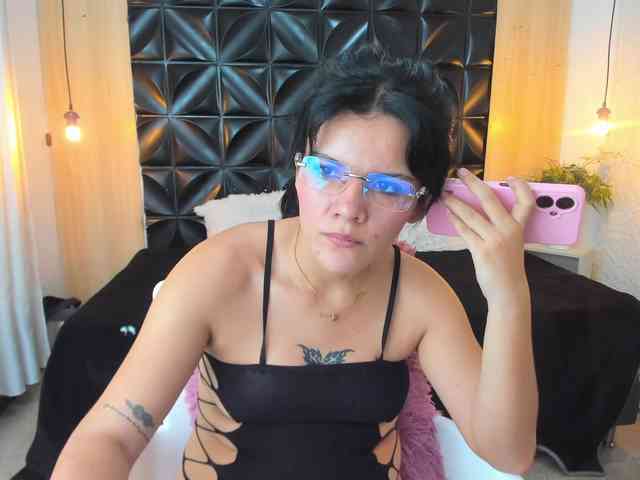 free live chat LiaKalifa