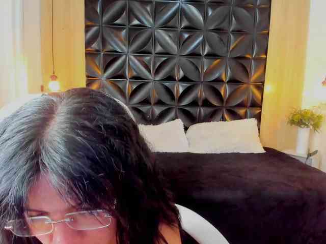 LiaKalifa webcam