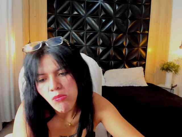LiaKalifa webcam