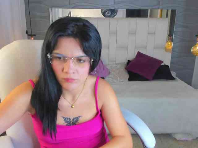 LiaKalifa webcam