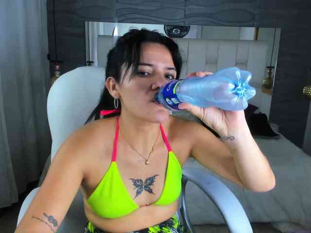 LiaKalifa webcam