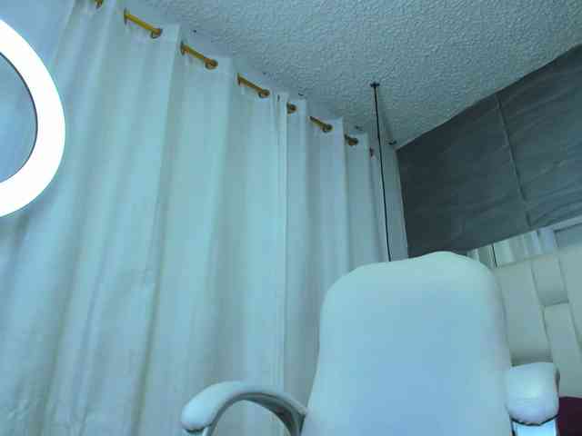 LiaKalifa webcam