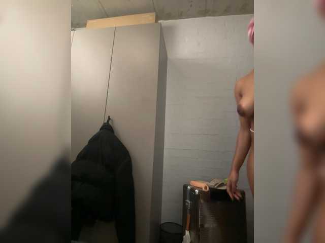 Angeliio-1 live cam on BongaCams