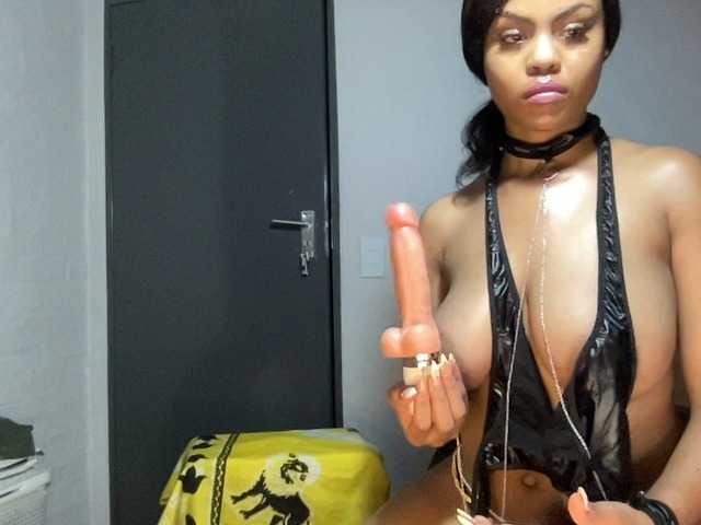 Angeliio-1 live cam on BongaCams