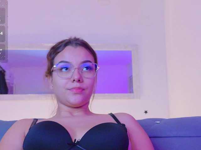 AlysonHill live cam on BongaCams