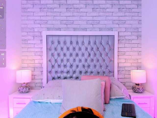 AlysonHill live cam on BongaCams