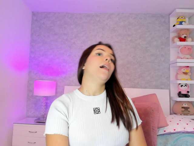 AlysonHill live cam on BongaCams
