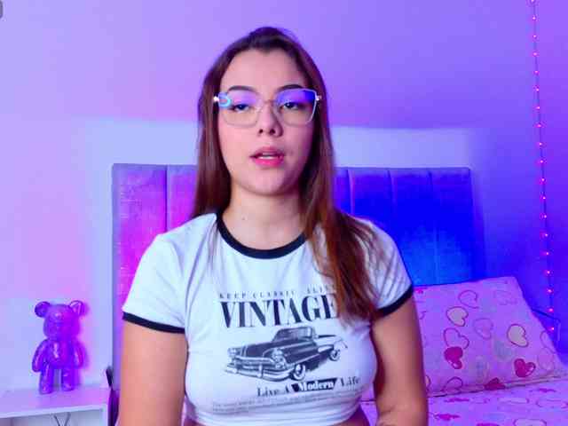AlysonHill webcam