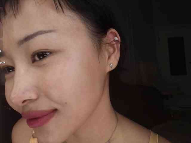 Model: hangohoo