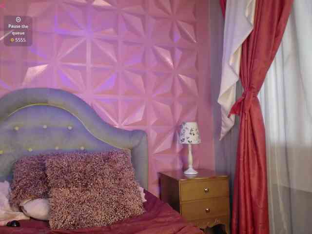 KiaraMoon1 webcam