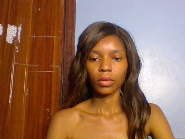 le modèle Spiced-sweetness est en webcam porno dans un show sur le site bongacams, il possède les tags suivants: Ebony,Brunette,Trimmed