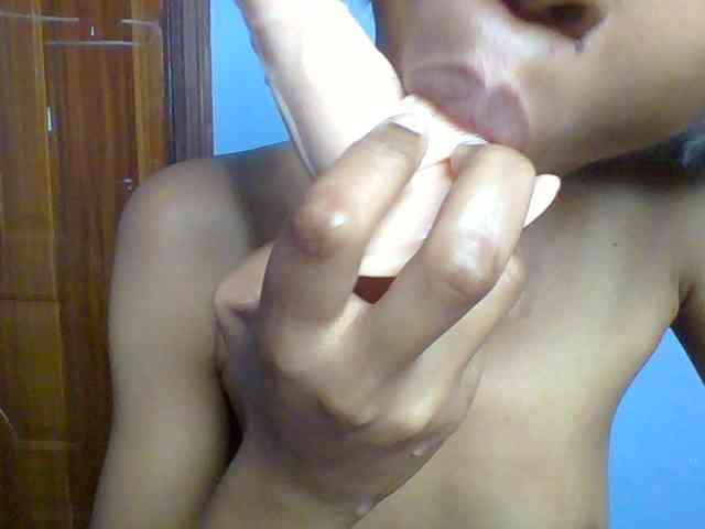 Model: Spiced-sweetness