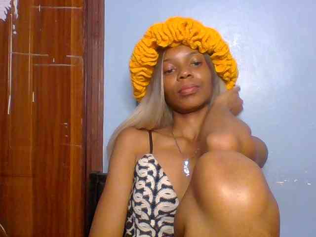 Model: Spiced-sweetness