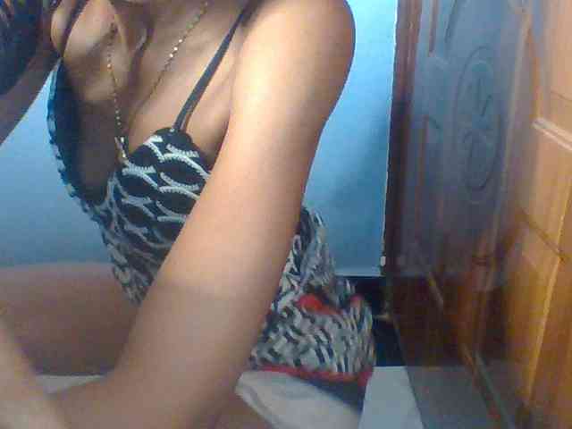 Model: Spiced-sweetness