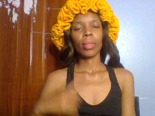 Model: Spiced-sweetness