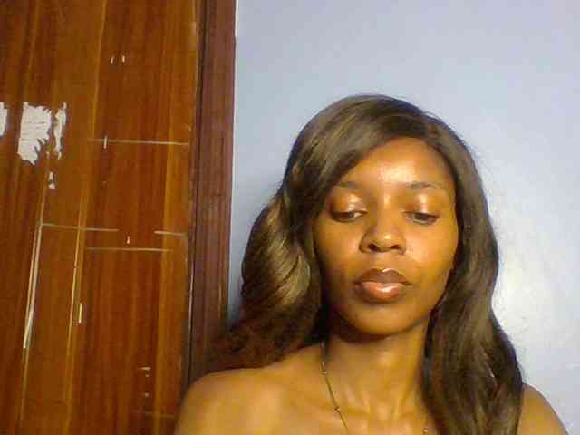 Model: Spiced-sweetness