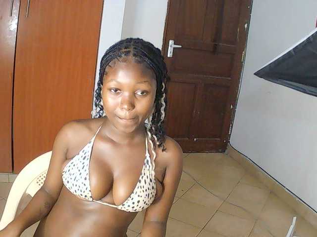 AmaniG live cam on UnifiedCams
