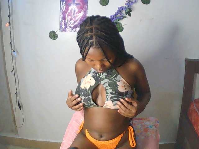 AmaniG live webcam show
