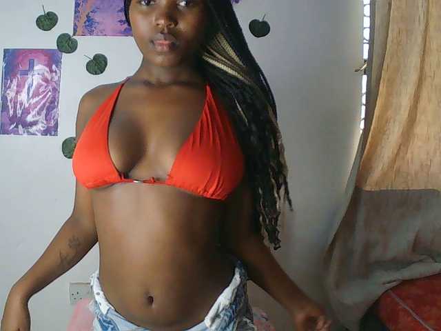 AmaniG live webcam show