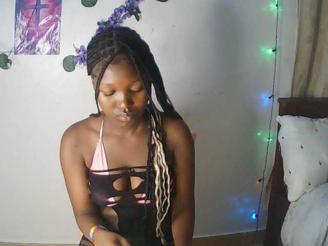 AmaniG live cam on UnifiedCams