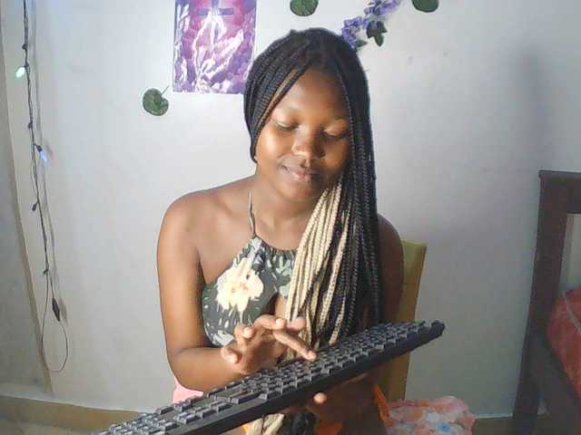AmaniG live cam on BongaCams