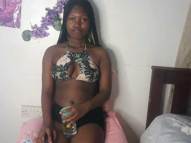 AmaniG live webcam show