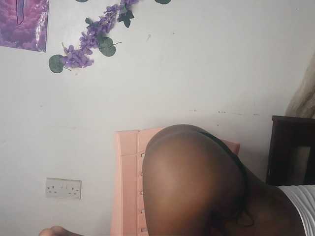 AmaniG live webcam show