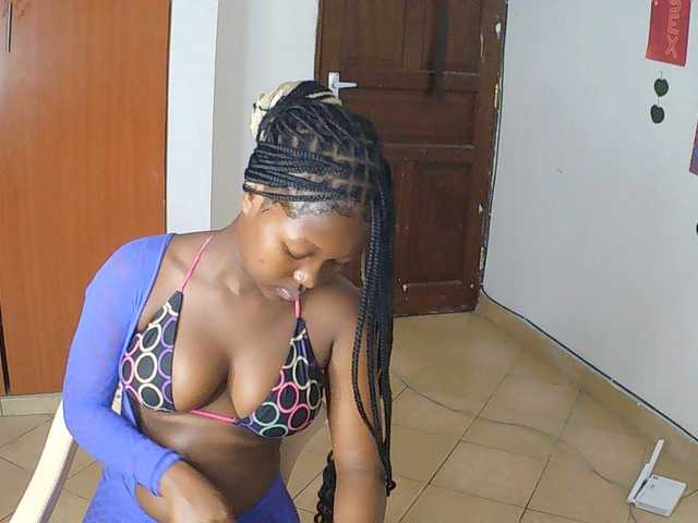 AmaniG live cam on UnifiedCams