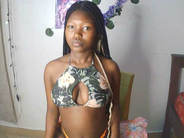 AmaniG live webcam show