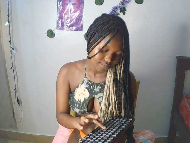 AmaniG live cam on BongaCams