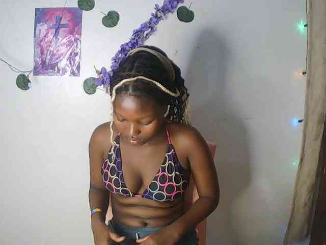 AmaniG webcam
