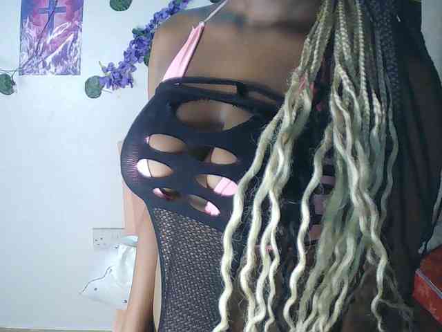 AmaniG webcam