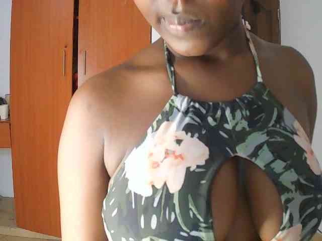 AmaniG webcam