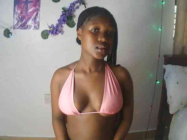 AmaniG webcam