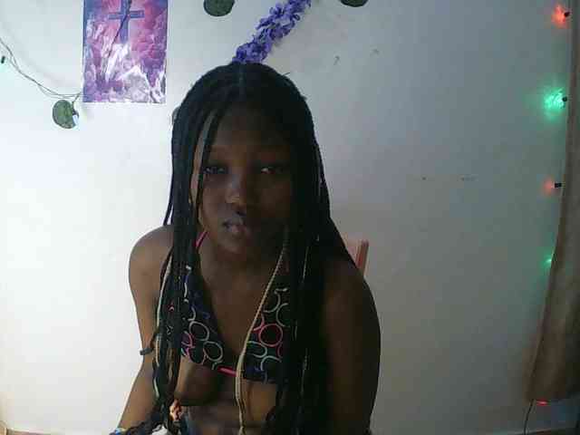 AmaniG webcam