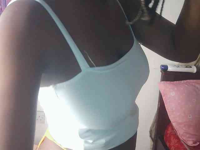 AmaniG webcam