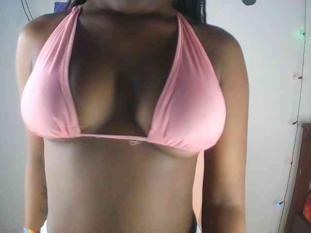 AmaniG webcam