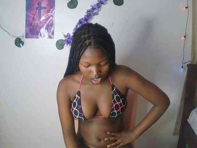 AmaniG webcam