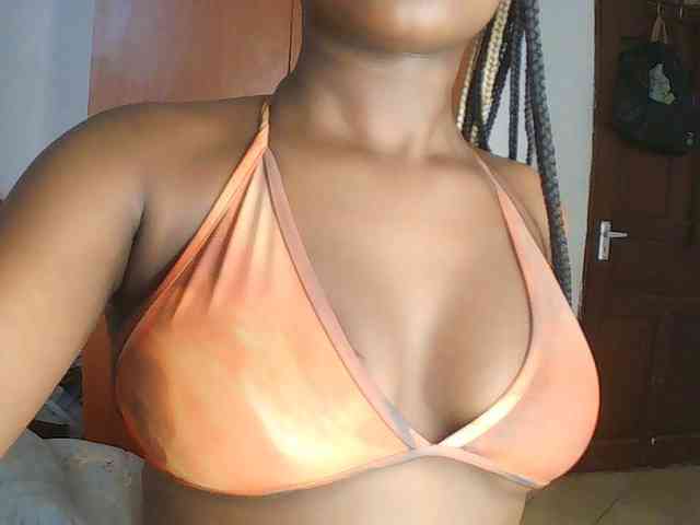 AmaniG webcam