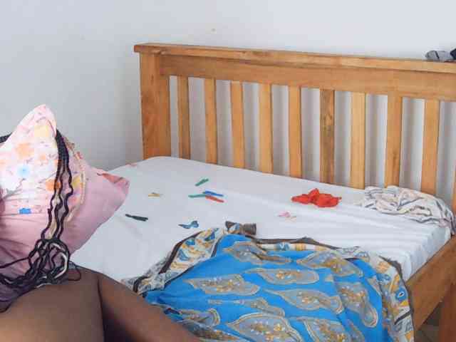 AmaniG webcam