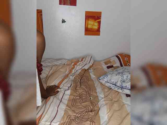 AmaniG webcam