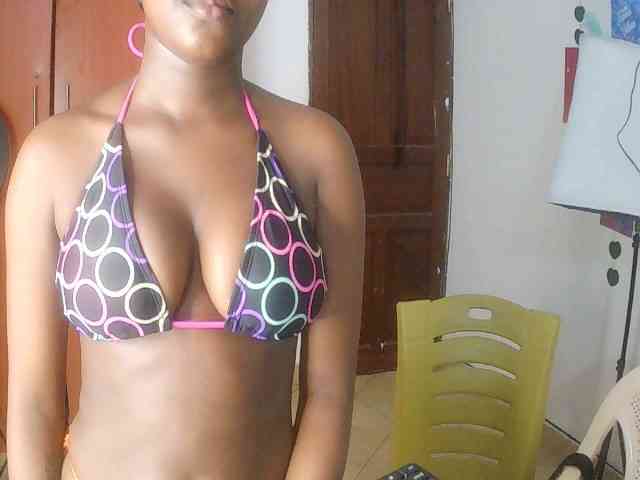 AmaniG webcam