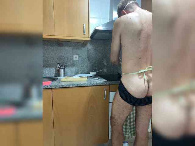 AfanasyiKuzmich Sex Cam Show