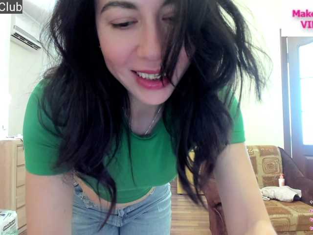 PlayfulAlice — live female cam